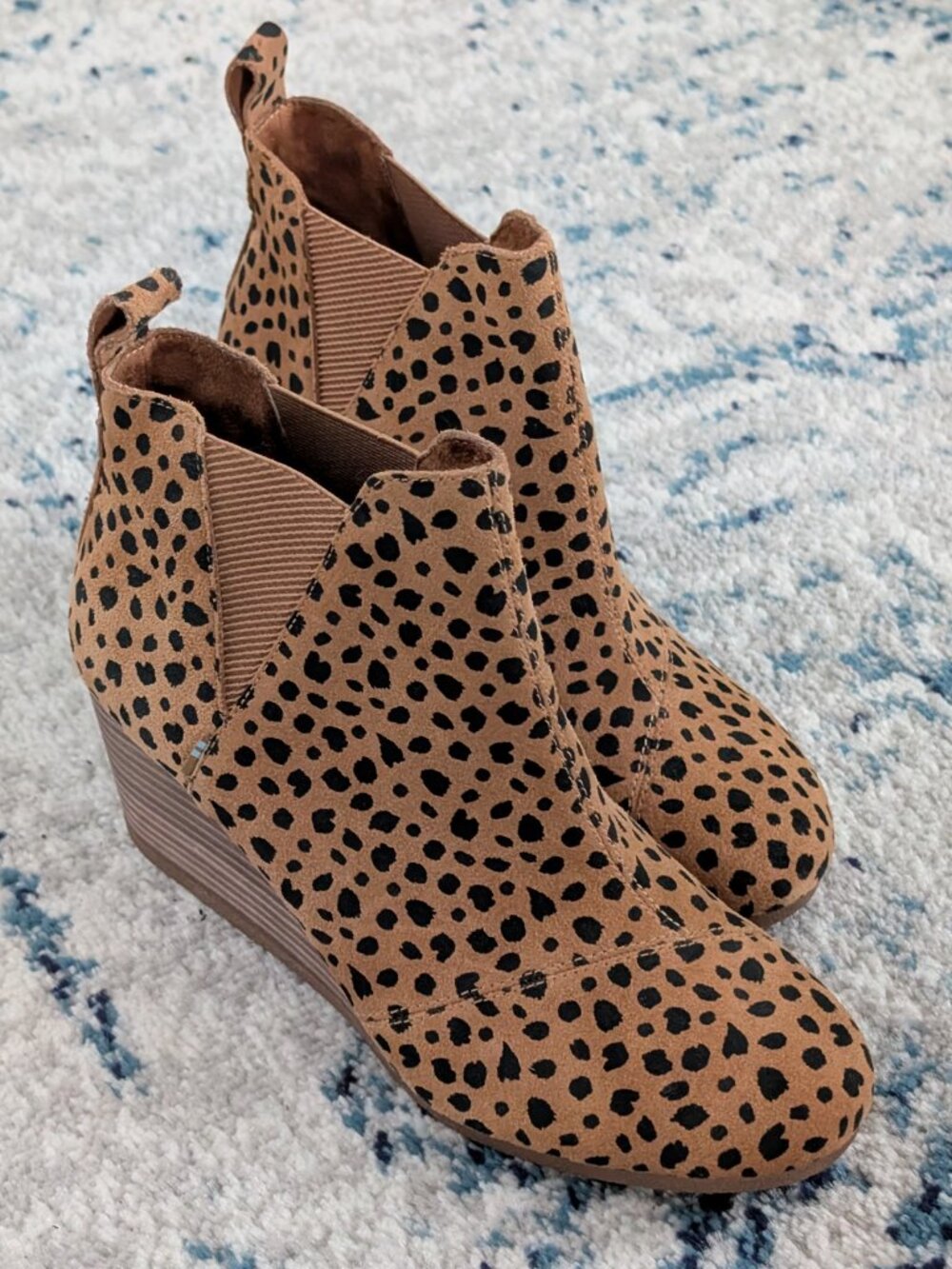 NWOT Tom's Black & Tan Animal Print Wedge Booties, Size 6